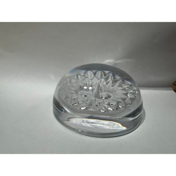 Gorgeous Vintage Owl Glass round Paperweight 1990's. Birds. Office.Home. - Picture 4 of 6